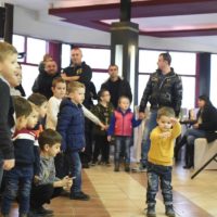 Najmlađi članovi FIS-ove obitelji dobili novogodišnje paketiće