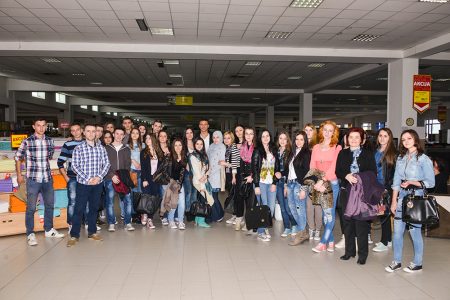 Zavidovički srednjoškolci posjetili ''Ambyentu'' Zavidovički srednjoškolci posjetili ''Ambyentu''